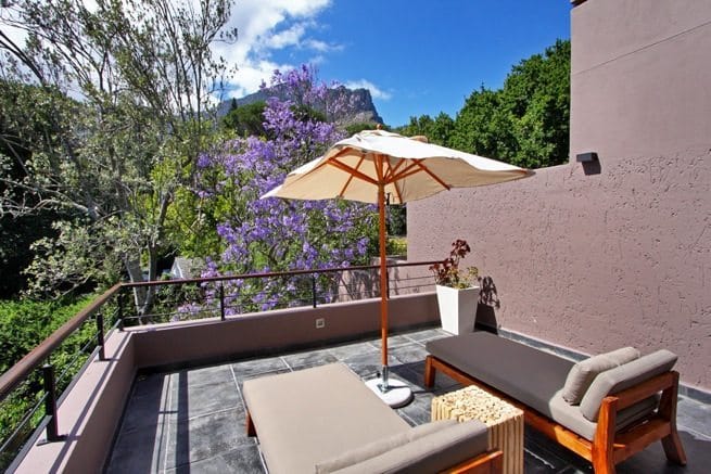 Photo 12 of Higgo Villa accommodation in Higgovale, Cape Town with 4 bedrooms and 4 bathrooms