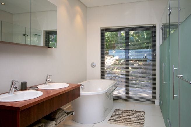 Photo 4 of Panacea accommodation in Camps Bay, Cape Town with 5 bedrooms and 5 bathrooms