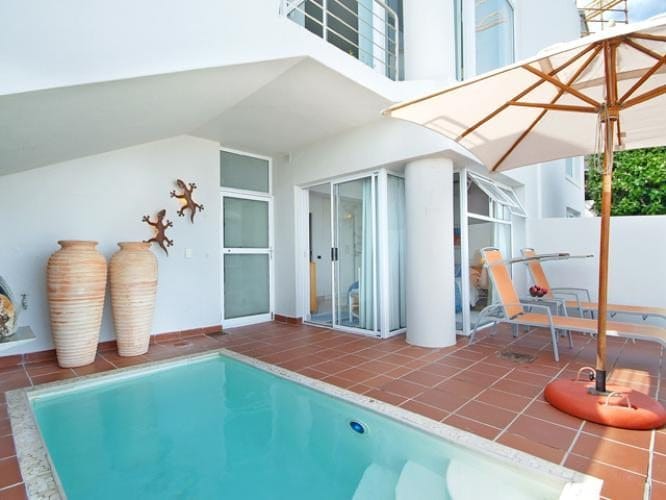 Photo 5 of Camps Bay Terrace Suite accommodation in Camps Bay, Cape Town with 1 bedrooms and 1 bathrooms