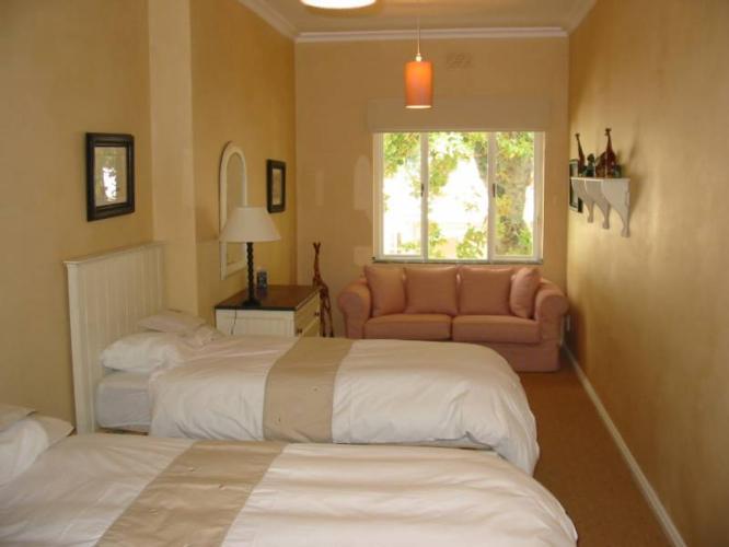 Photo 2 of Fernwood Villa accommodation in Newlands, Cape Town with 5 bedrooms and 3 bathrooms