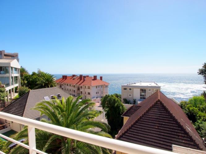 Photo 6 of Ravine Road Apartment accommodation in Bantry Bay, Cape Town with 3 bedrooms and 3 bathrooms