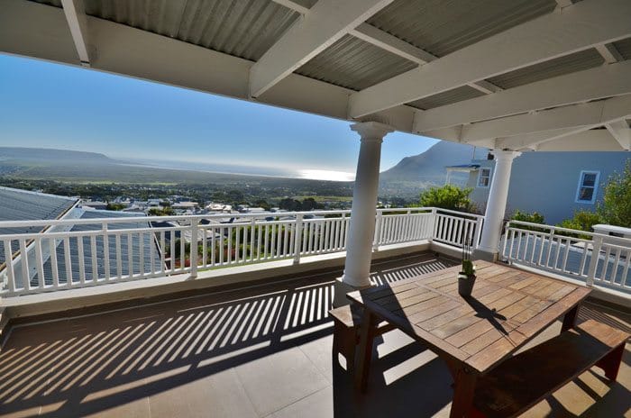 Photo 10 of Sapphire Views accommodation in Noordhoek, Cape Town with 5 bedrooms and 4.5 bathrooms
