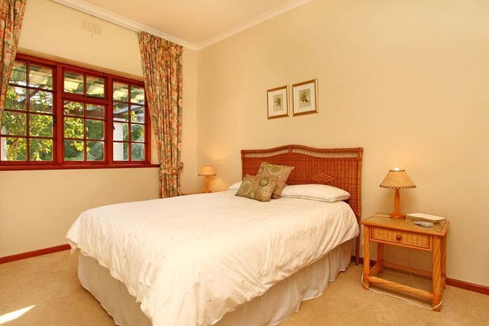 Photo 3 of Constantia Danbury Cross accommodation in Constantia, Cape Town with 4 bedrooms and 3 bathrooms