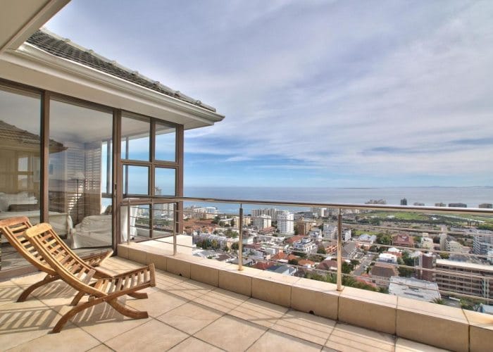 Photo 1 of Bay Vista Views accommodation in Green Point, Cape Town with 3 bedrooms and 3 bathrooms