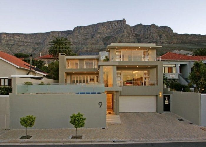 Photo 7 of Villa Oranjezicht accommodation in Oranjezicht, Cape Town with 4 bedrooms and 4 bathrooms