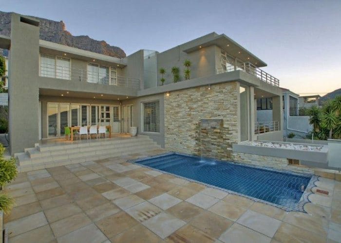 Photo 8 of Villa Oranjezicht accommodation in Oranjezicht, Cape Town with 4 bedrooms and 4 bathrooms