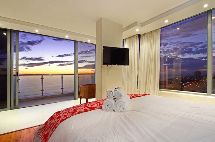 Photo 8 of Infinity Penthouse accommodation in Bloubergstrand, Cape Town with 4 bedrooms and 4 bathrooms