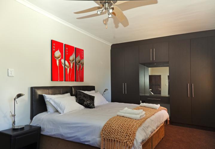 Photo 3 of The Green Apartment accommodation in Sea Point, Cape Town with 2 bedrooms and 2 bathrooms