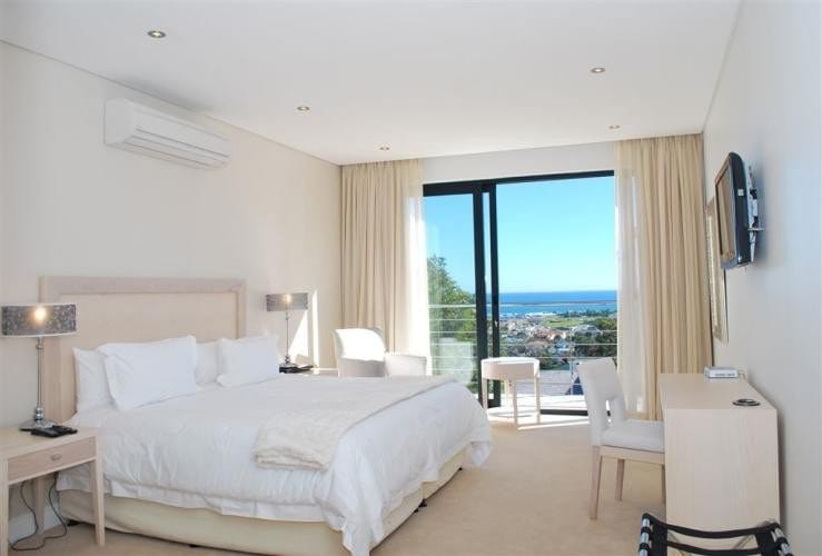 Photo 2 of Head South Villa accommodation in Camps Bay, Cape Town with 5 bedrooms and 5 bathrooms
