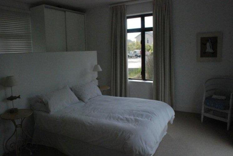 Photo 7 of Lake Michelle Noordhoek accommodation in Noordhoek, Cape Town with 4 bedrooms and 3.5 bathrooms