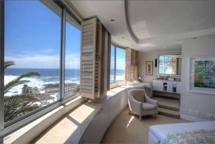 Photo 8 of Seacliffe Apartment accommodation in Bantry Bay, Cape Town with 2 bedrooms and 2 bathrooms