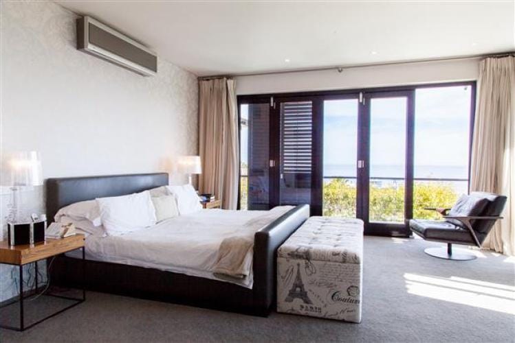 Photo 10 of Fresnaye Villa accommodation in Fresnaye, Cape Town with 4 bedrooms and 4 bathrooms