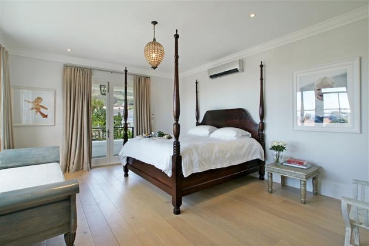 Photo 10 of Oranjezicht Villa accommodation in Oranjezicht, Cape Town with 4 bedrooms and 4 bathrooms