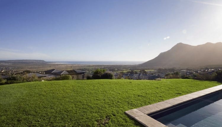 Photo 3 of Sapphire End accommodation in Noordhoek, Cape Town with 5 bedrooms and 3.5 bathrooms