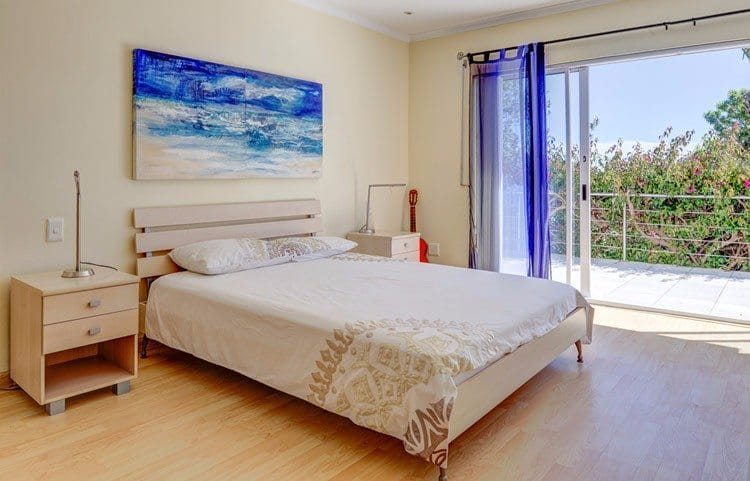 Photo 10 of 8 Apostle Road Villa accommodation in Llandudno, Cape Town with 4 bedrooms and 4.5 bathrooms