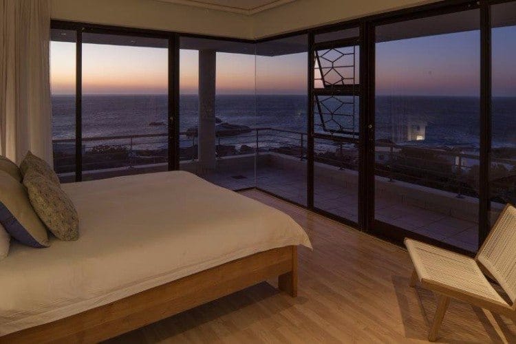 Photo 13 of 48 Sunset Avenue accommodation in Llandudno, Cape Town with 4 bedrooms and 3 bathrooms