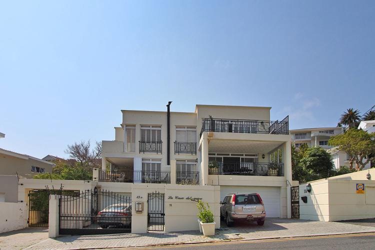 Photo 1 of Argyle Delight accommodation in Camps Bay, Cape Town with 4 bedrooms and 3 bathrooms