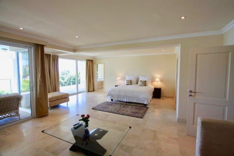 Photo 2 of Azure Blue accommodation in Llandudno, Cape Town with 5 bedrooms and 4 bathrooms
