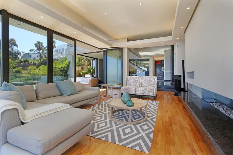 Photo 2 of Bantry Bay Magnifique accommodation in Bantry Bay, Cape Town with 4 bedrooms and  bathrooms