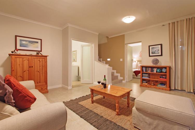 Photo 8 of Bayview 37 accommodation in Bloubergstrand, Cape Town with 3 bedrooms and 2 bathrooms