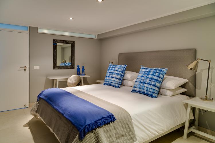 Photo 6 of Camps Bay Hely accommodation in Camps Bay, Cape Town with 5 bedrooms and 4 bathrooms