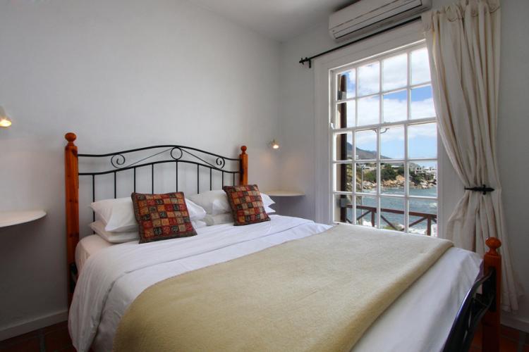 Photo 13 of Camps Bay Terrace Palm Suite accommodation in Camps Bay, Cape Town with 2 bedrooms and 2 bathrooms