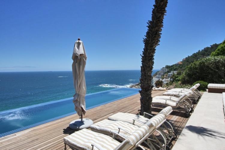 Photo 9 of Clifton Heights accommodation in Clifton, Cape Town with 5 bedrooms and 5 bathrooms
