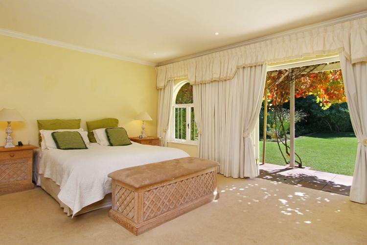 Photo 8 of Constantia Julia accommodation in Constantia, Cape Town with 5 bedrooms and 3 bathrooms