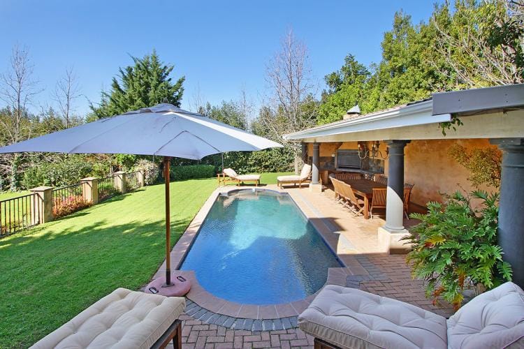Photo 1 of Constantia Views accommodation in Constantia, Cape Town with 4 bedrooms and 3 bathrooms