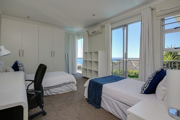 Photo 10 of Finchley 2 accommodation in Camps Bay, Cape Town with 5 bedrooms and 4 bathrooms