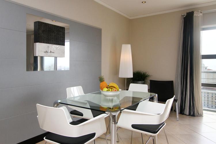 Photo 8 of Icon 1808 accommodation in City Centre, Cape Town with 1 bedrooms and 1 bathrooms