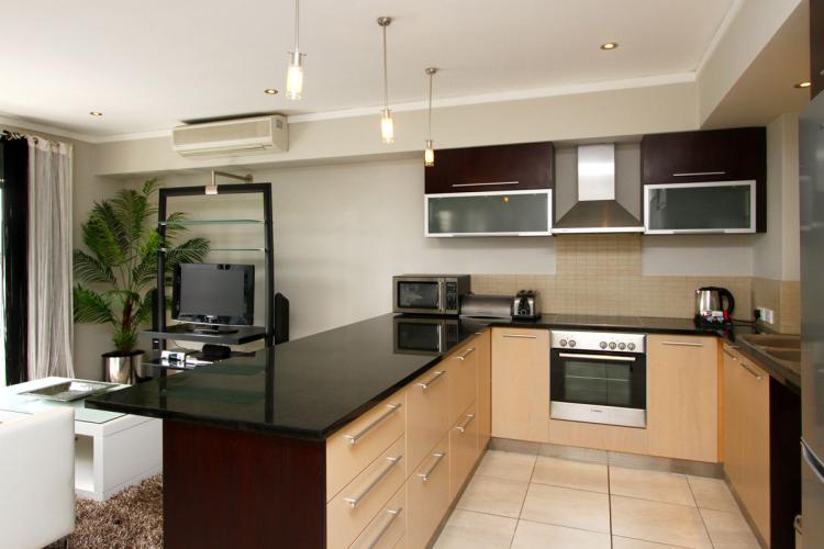 Photo 2 of Icon 812 accommodation in City Centre, Cape Town with 1 bedrooms and 01 02 bathrooms