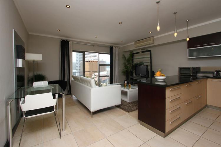 Photo 6 of Icon 812 accommodation in City Centre, Cape Town with 1 bedrooms and 01 02 bathrooms