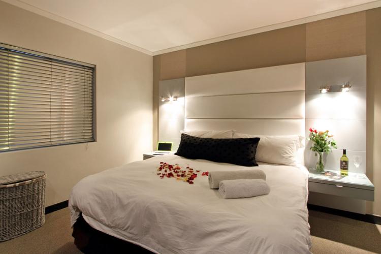 Photo 3 of Icon Apartment 1203 accommodation in City Centre, Cape Town with 1 bedrooms and 1 bathrooms