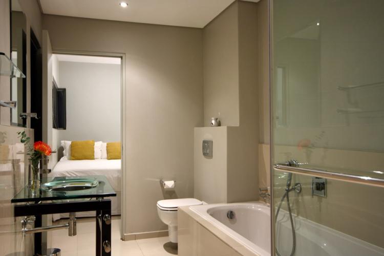 Photo 9 of Infinity 704 accommodation in Bloubergstrand, Cape Town with 2 bedrooms and 1 bathrooms