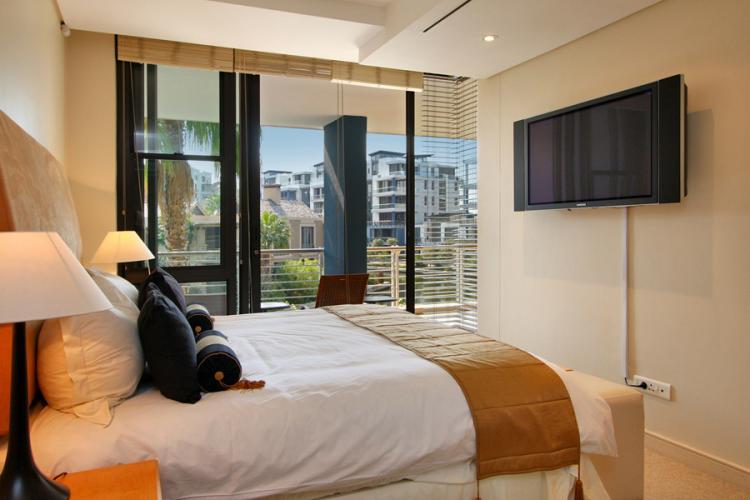 Photo 4 of Juliette 102 accommodation in V&A Waterfront, Cape Town with 1 bedrooms and 1 bathrooms
