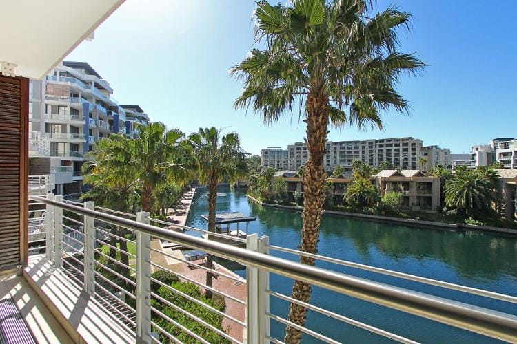 Photo 14 of Juliette 210 accommodation in V&A Waterfront, Cape Town with 1 bedrooms and 1 bathrooms