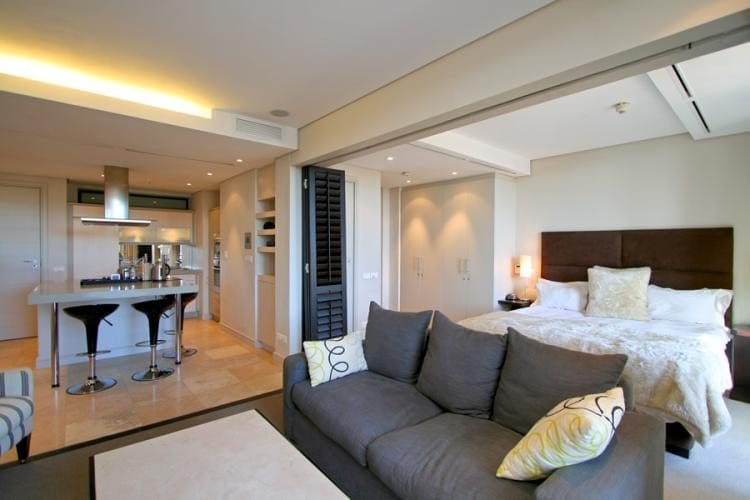 Photo 3 of Juliette 503 accommodation in V&A Waterfront, Cape Town with 1 bedrooms and 1 bathrooms