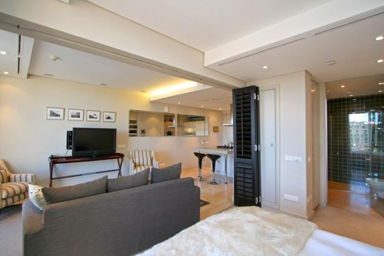 Photo 4 of Juliette 503 accommodation in V&A Waterfront, Cape Town with 1 bedrooms and 1 bathrooms