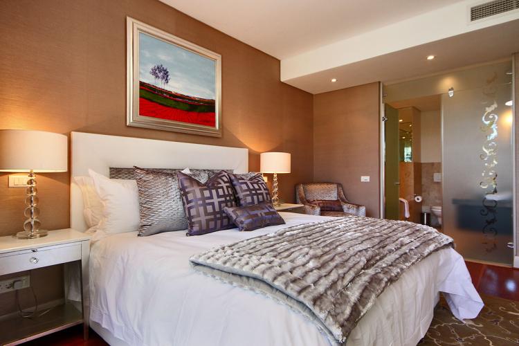 Photo 6 of Kylemore 109 accommodation in V&A Waterfront, Cape Town with 2 bedrooms and 2 bathrooms