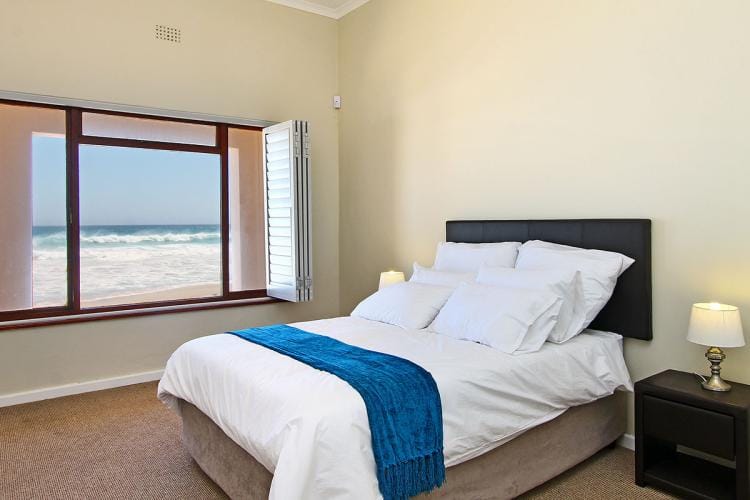 Photo 4 of Misty Mornings accommodation in Misty Cliffs, Cape Town with 4 bedrooms and 3 bathrooms