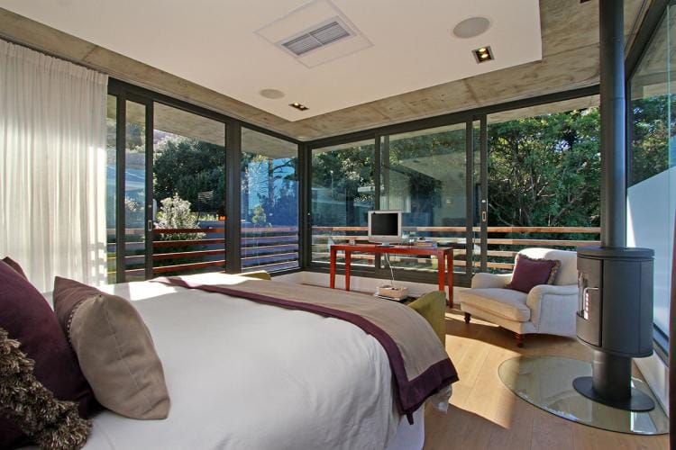 Photo 3 of Mountain Views Newlands accommodation in Newlands, Cape Town with 4 bedrooms and 4 bathrooms