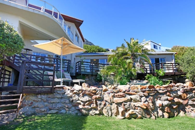 Photo 3 of Sea Breeze accommodation in Llandudno, Cape Town with 4 bedrooms and 2 bathrooms
