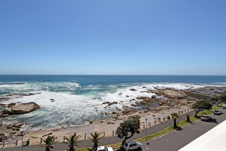 Photo 2 of Sea View Bantry Bay accommodation in Bantry Bay, Cape Town with 2 bedrooms and 2 bathrooms