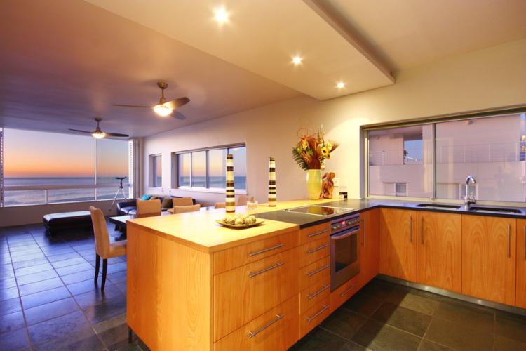 Photo 8 of Seacliffes Breeze accommodation in Bantry Bay, Cape Town with 5 bedrooms and 4 bathrooms