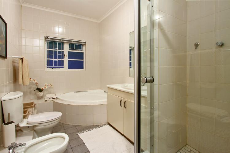 Photo 4 of Strathmore Manor accommodation in Camps Bay, Cape Town with 3 bedrooms and 3 bathrooms