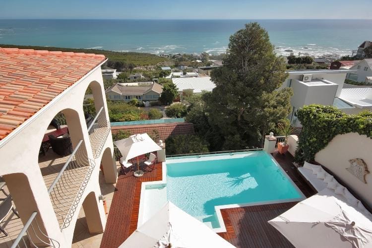 Photo 10 of Villa Blue Dream accommodation in Camps Bay, Cape Town with 5 bedrooms and 5 bathrooms