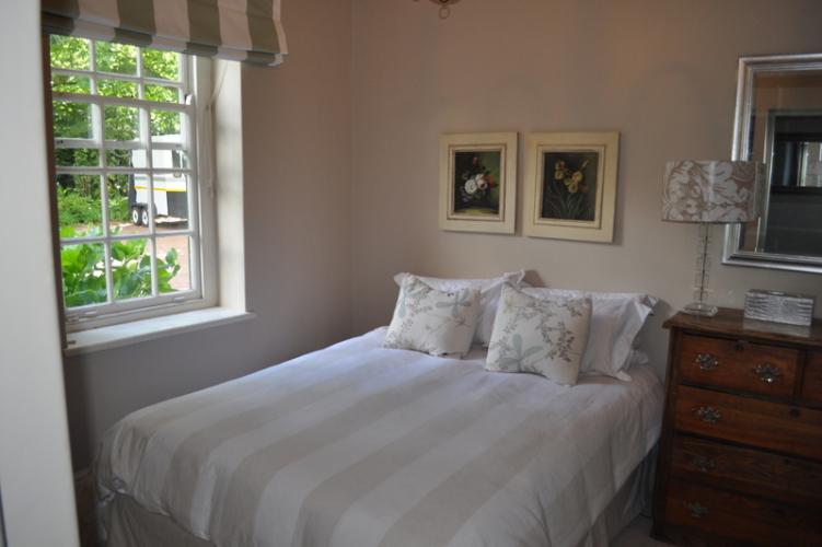 Photo 2 of Constantia Rose Villa accommodation in Constantia, Cape Town with 4 bedrooms and 3 bathrooms