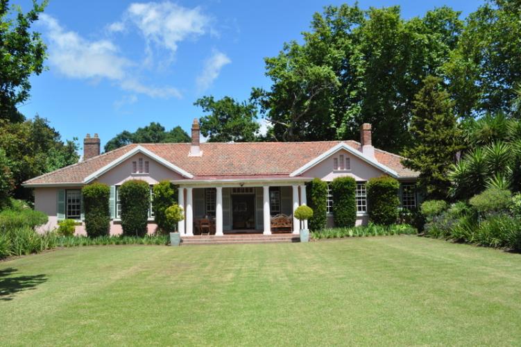 Photo 7 of Constantia Rose Villa accommodation in Constantia, Cape Town with 4 bedrooms and 3 bathrooms