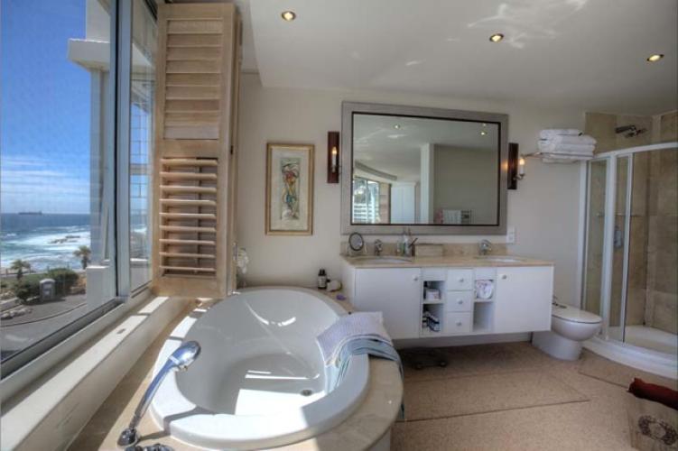 Photo 9 of Seacliffe Apartment accommodation in Bantry Bay, Cape Town with 2 bedrooms and 2 bathrooms